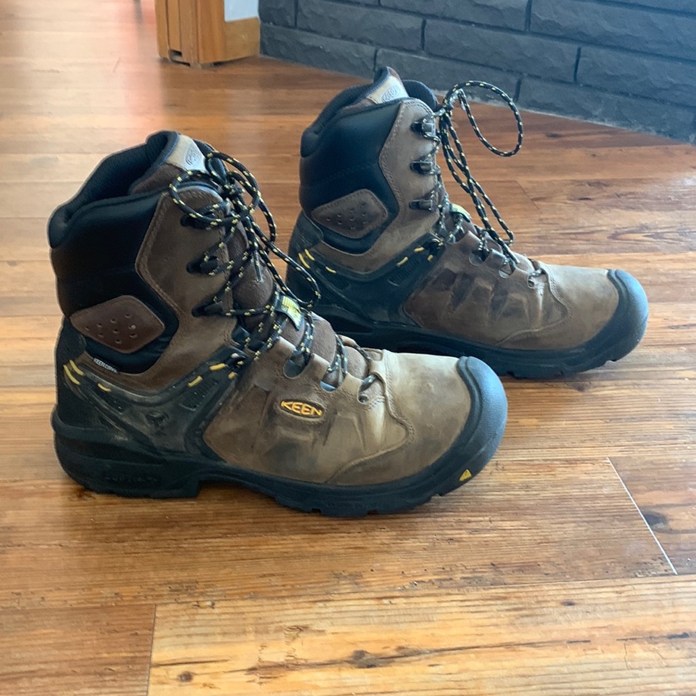Keen men’s boots